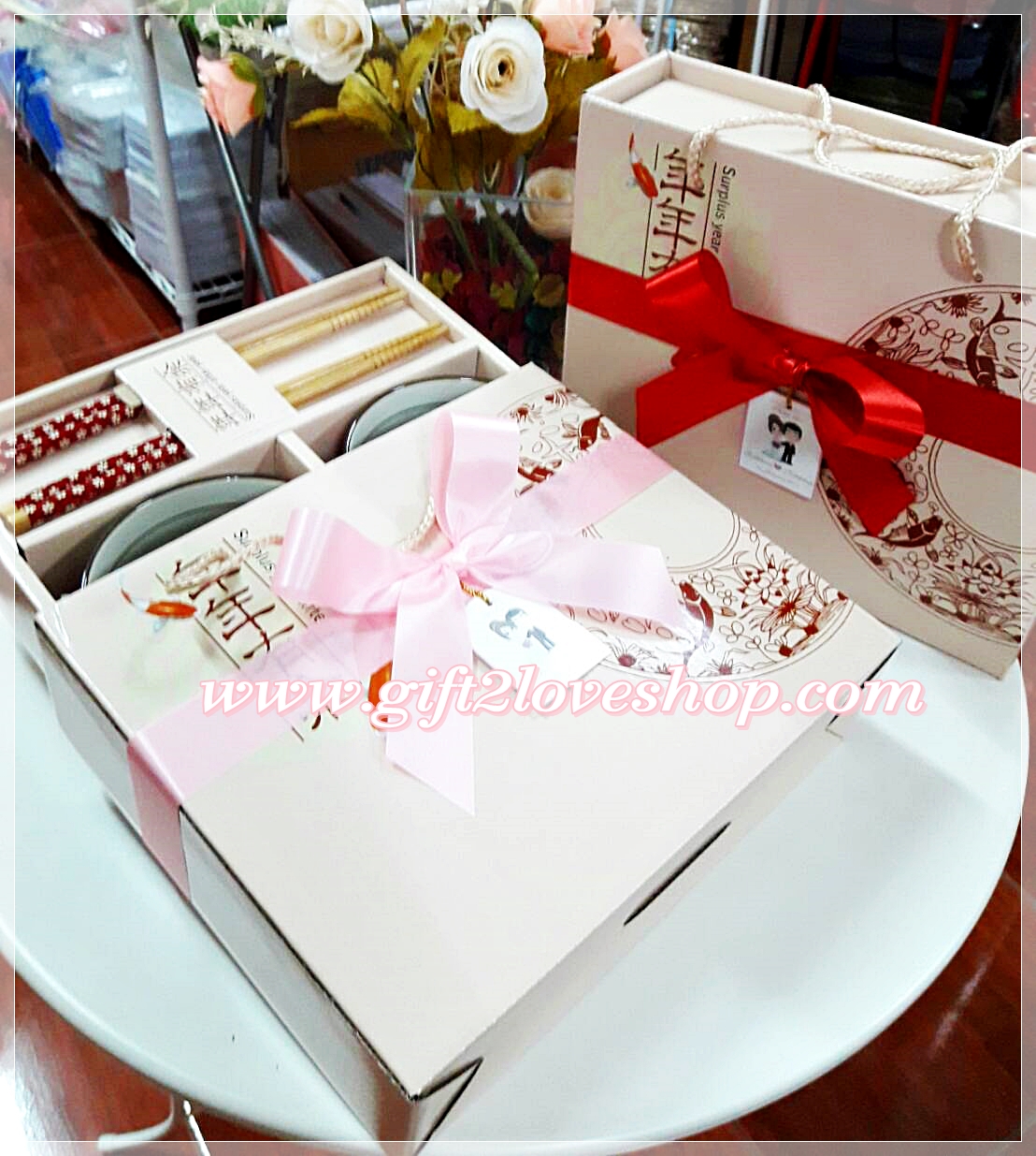 ชุดชามตะเกียบรับไหว้ สีชมพูลายปลาคราฟ