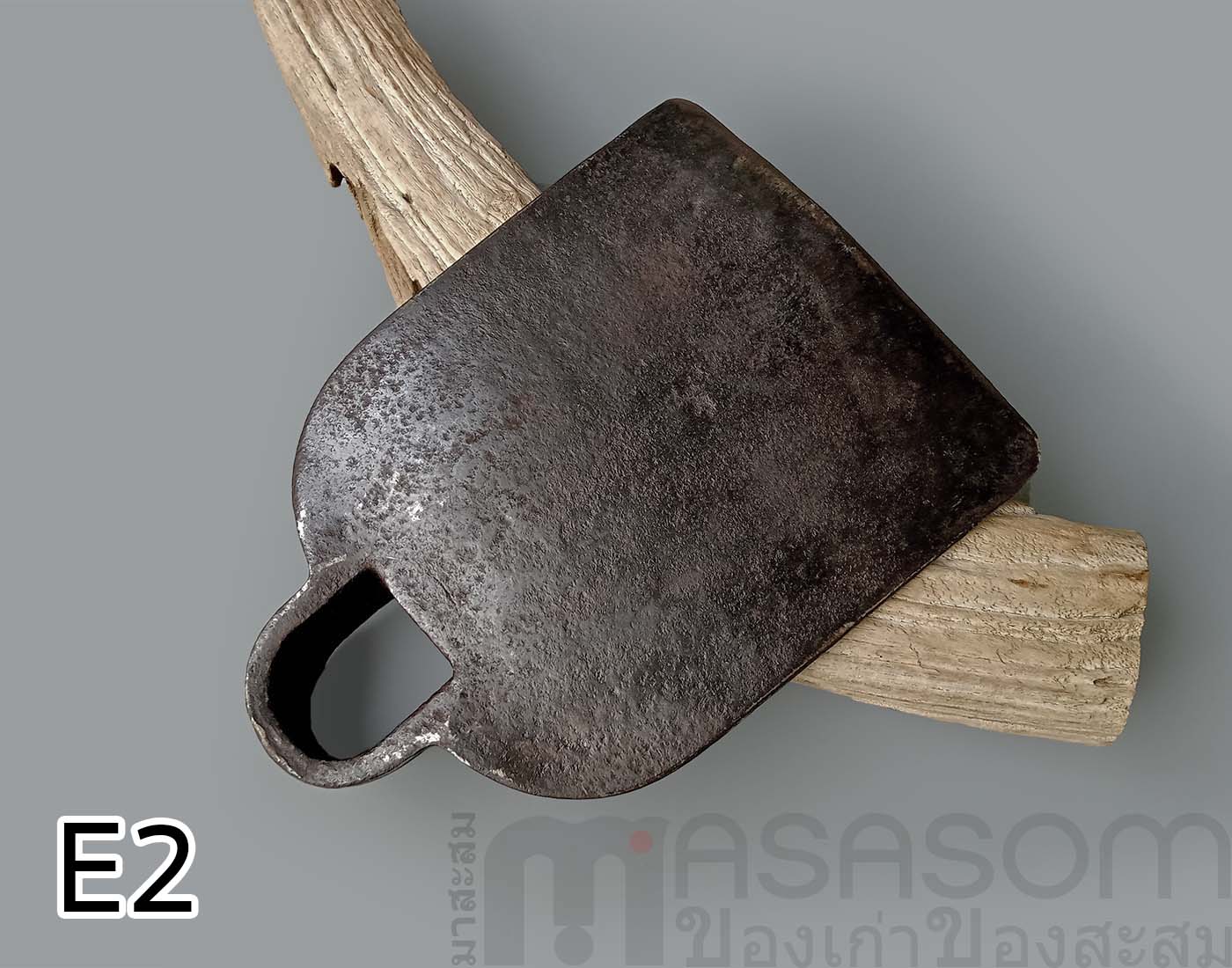 จอบเก่าตราอินทรีทอง