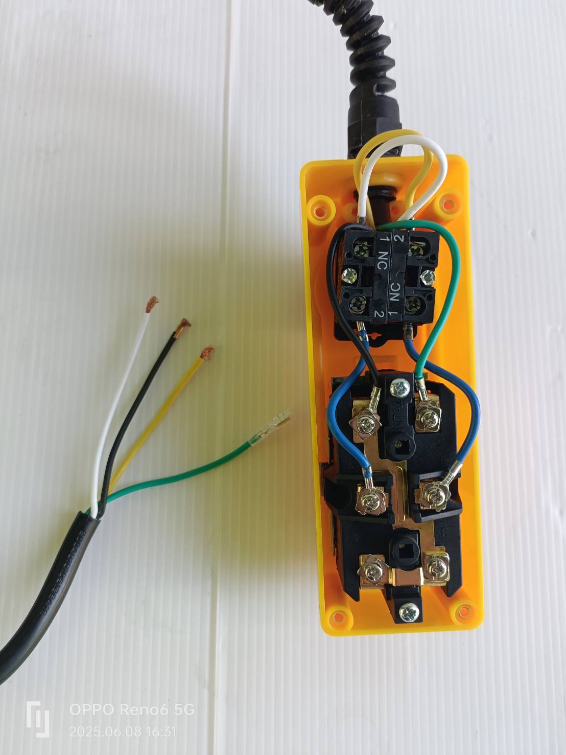 สวิตช์ควบคุมการยกขึ้นลง ใช้กับรอกสลิงไฟฟ้า PA400, PA600, PA800, PA1000, PA1200