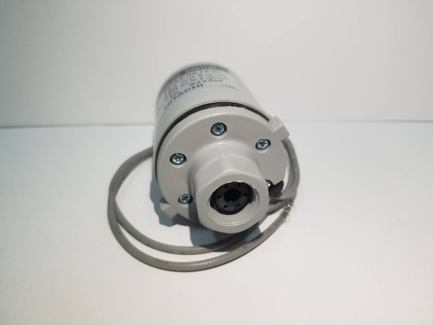 ออโต้สวิทซ์ปั้มน้ำ On 1.6 / Off 2.2 HITACHI แท้