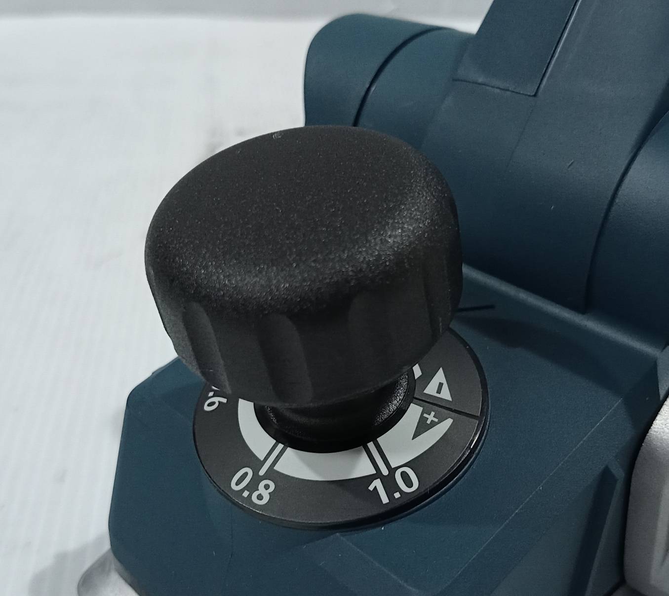 กบ3" GHO10-82 BOSCH 0601594007