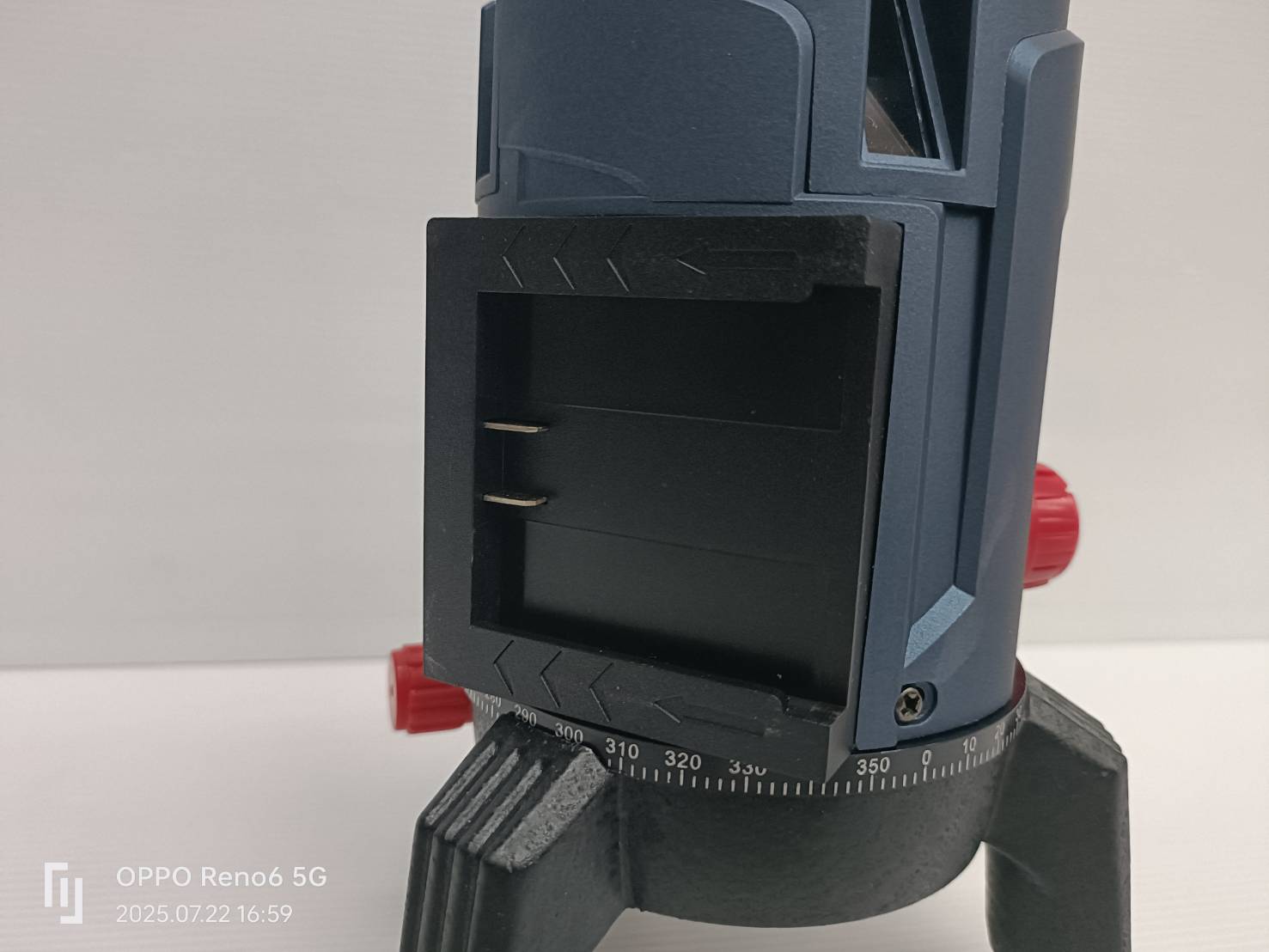 MASARU SMLG-330 เครื่องวัดระดับเลเซอร์แบบแสงสีเขียว 5 เส้น 3.7V (ไม่รวมขาตั้ง)