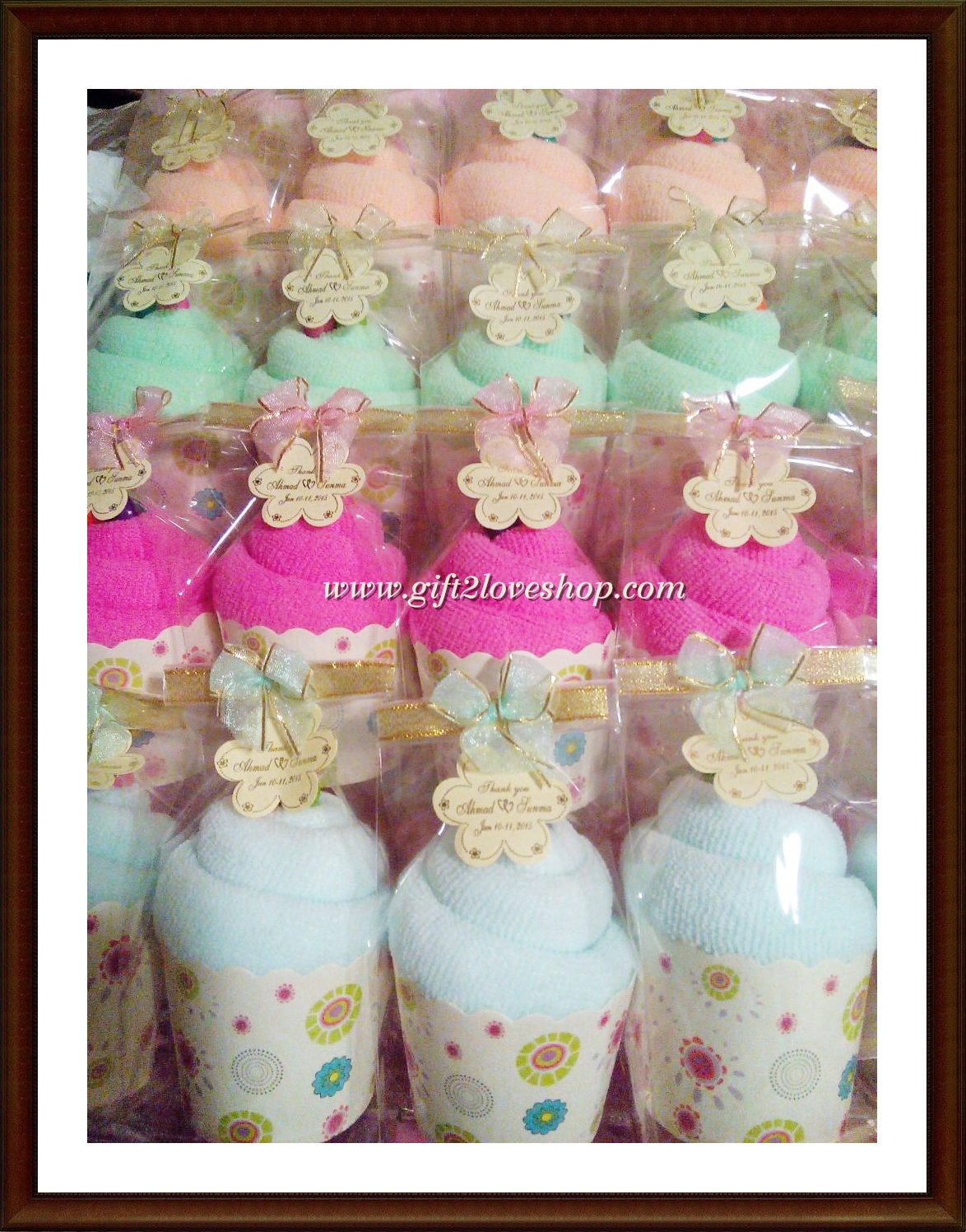 คัพเค้กผ้าขนหนู พร้อมป้ายชื่อ