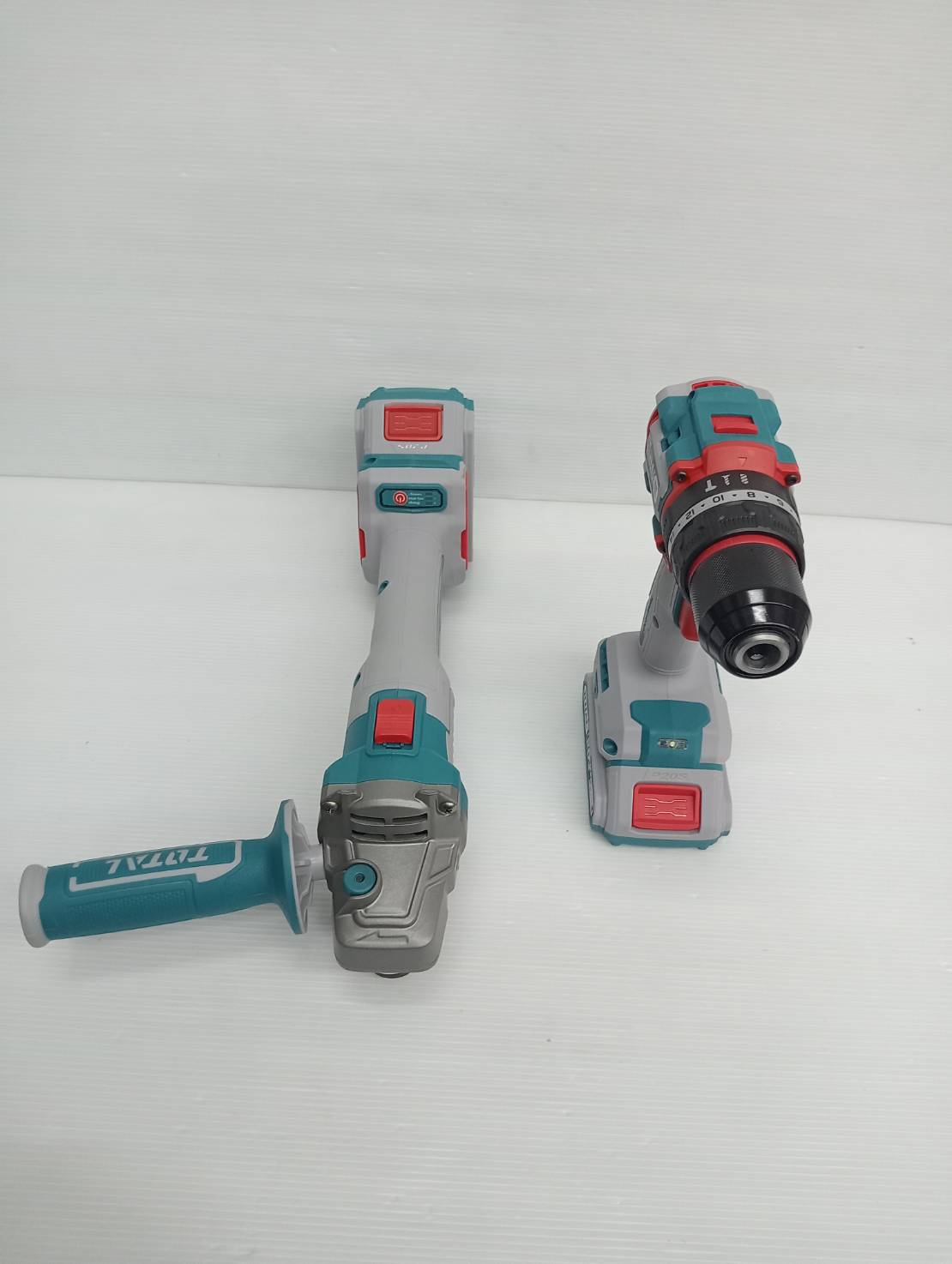 TOTAL Combo Set 46 สว่านกระแทก ไร้สาย 66N + เครื่องเจียร์ ไร้สาย 20V BL motor TCKLI2027310