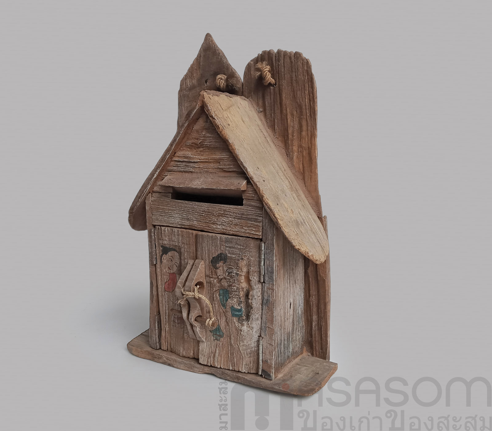 ตู้จดหมายไม้เก่า