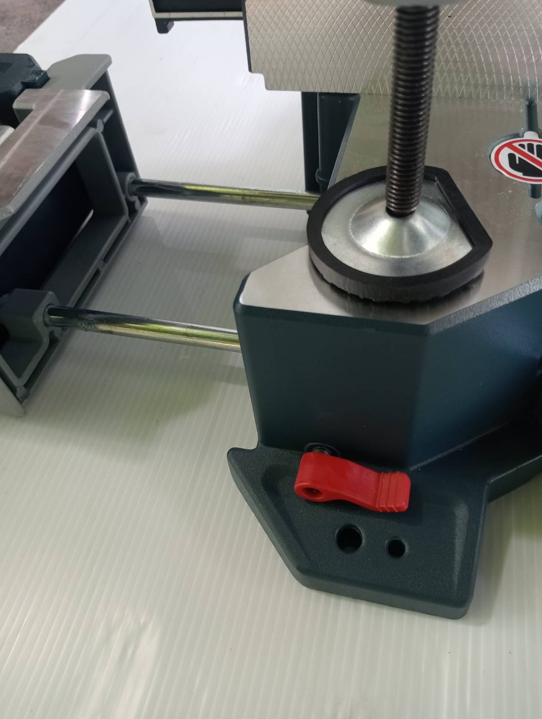 แท่นตัดองศา12" GCM340-305D BOSCH