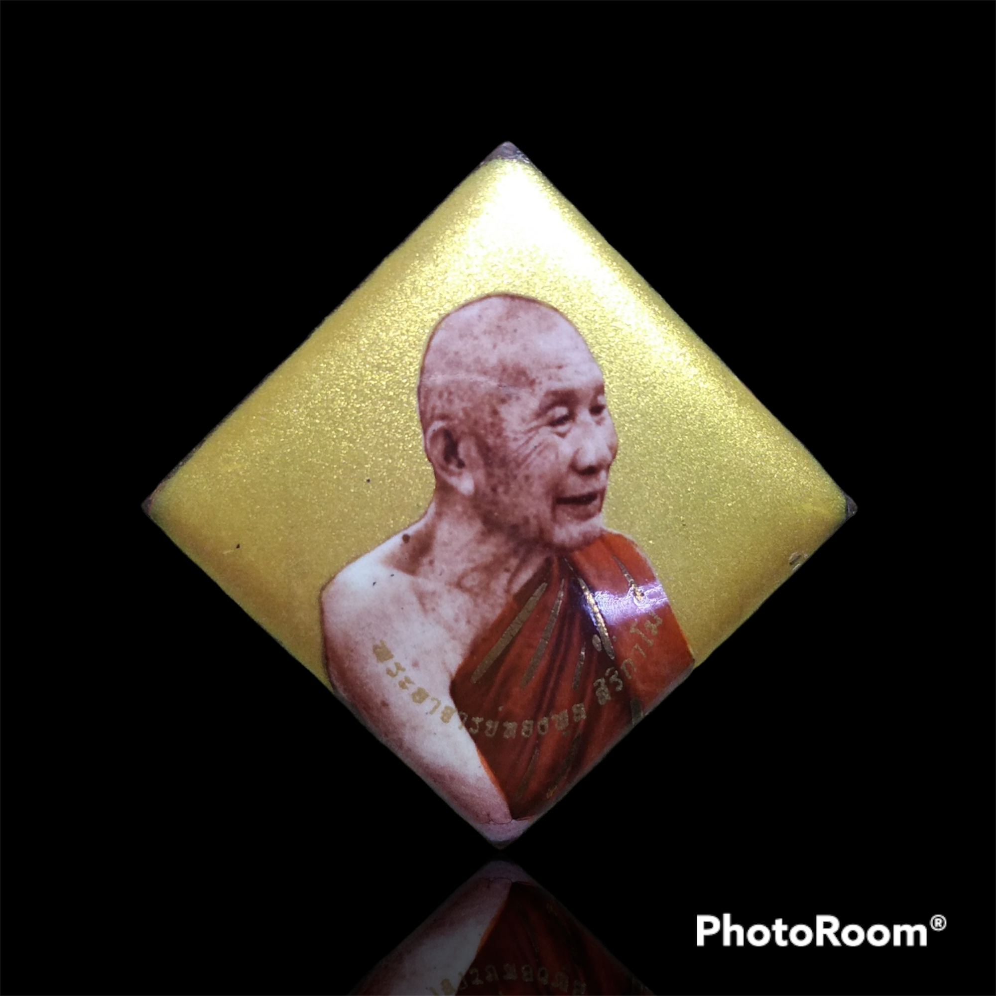 ล๊อกเกตฉากทองหลวงปู่ทองพูล สิริกาโม หลังมวลสาร ฝังตะกรุดเงินแท้ สภาพสวยเดิม ไม่ผ่านการใช้ พุทธคุณสูงมาก
