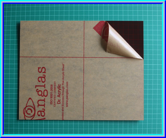 1x แผ่นอะคริลิคสีแดงใส ขนาด 20x25 ซม. หนา 3 มม