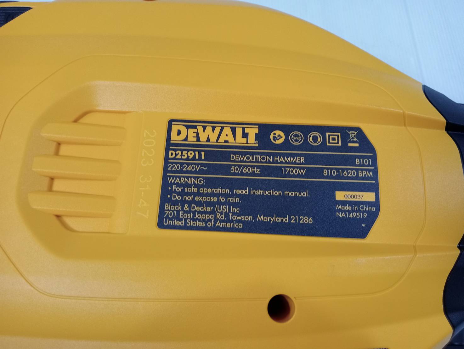 สกัดไฟฟ้า D25911K DEWALT SDS-MAX