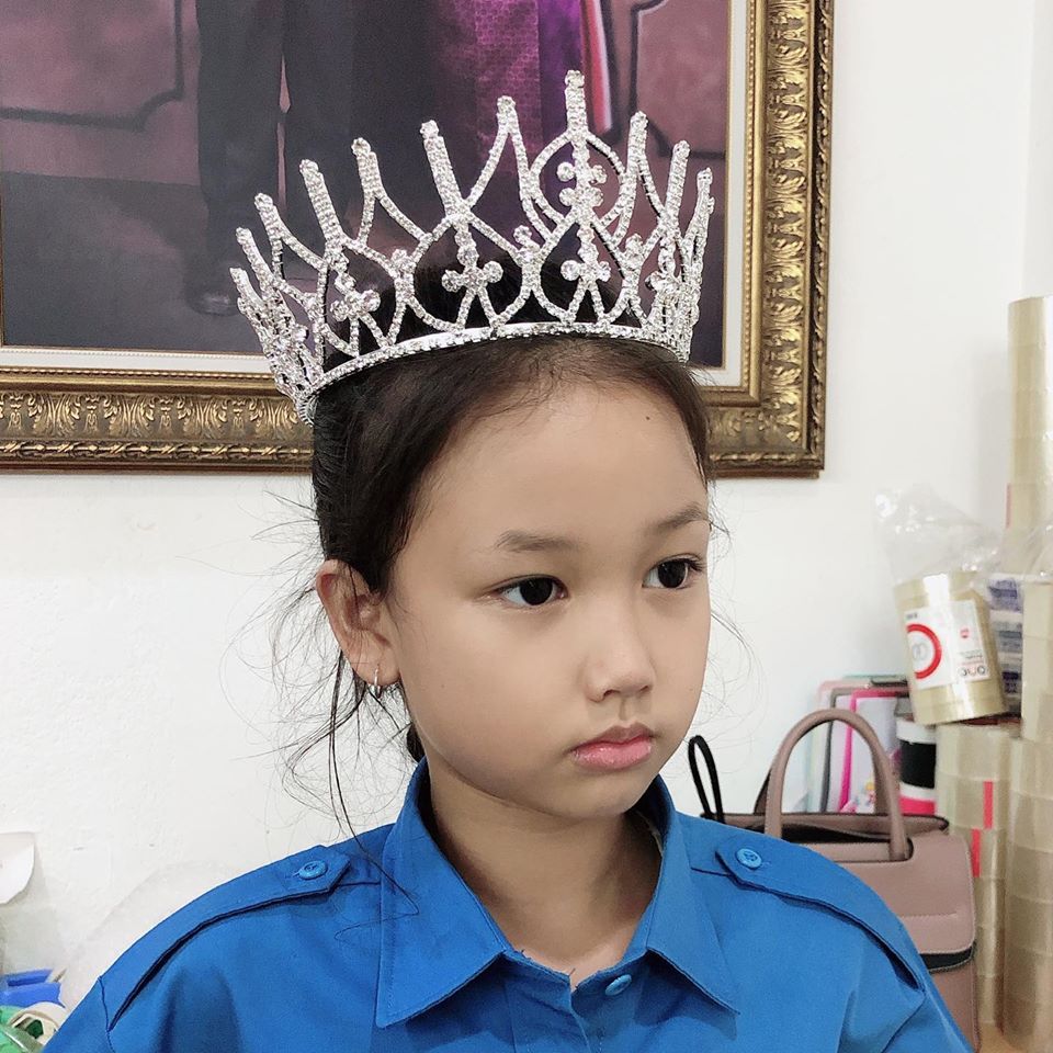 (พร้อมส่ง) มงกุฏ 069 มงกุฎนางงาม ทรงสวย ส่งจากไทย งานละเอียดทุกเม็ด