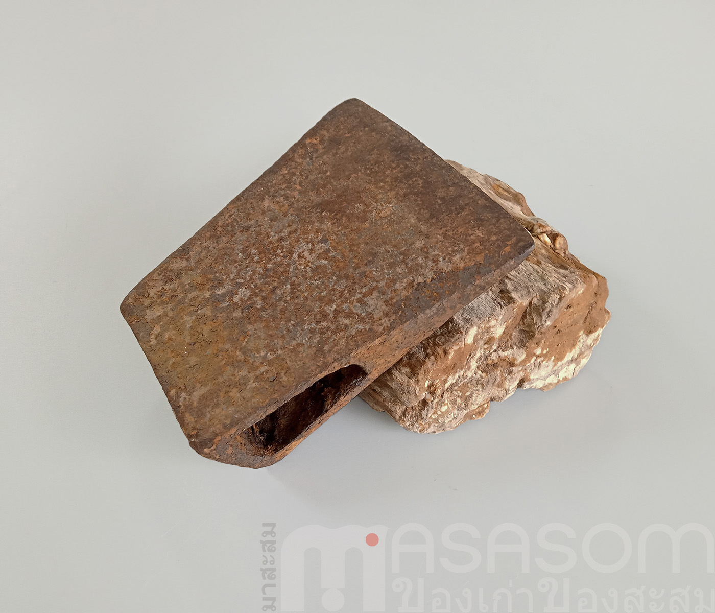 ขวานเหล็กโบราณ