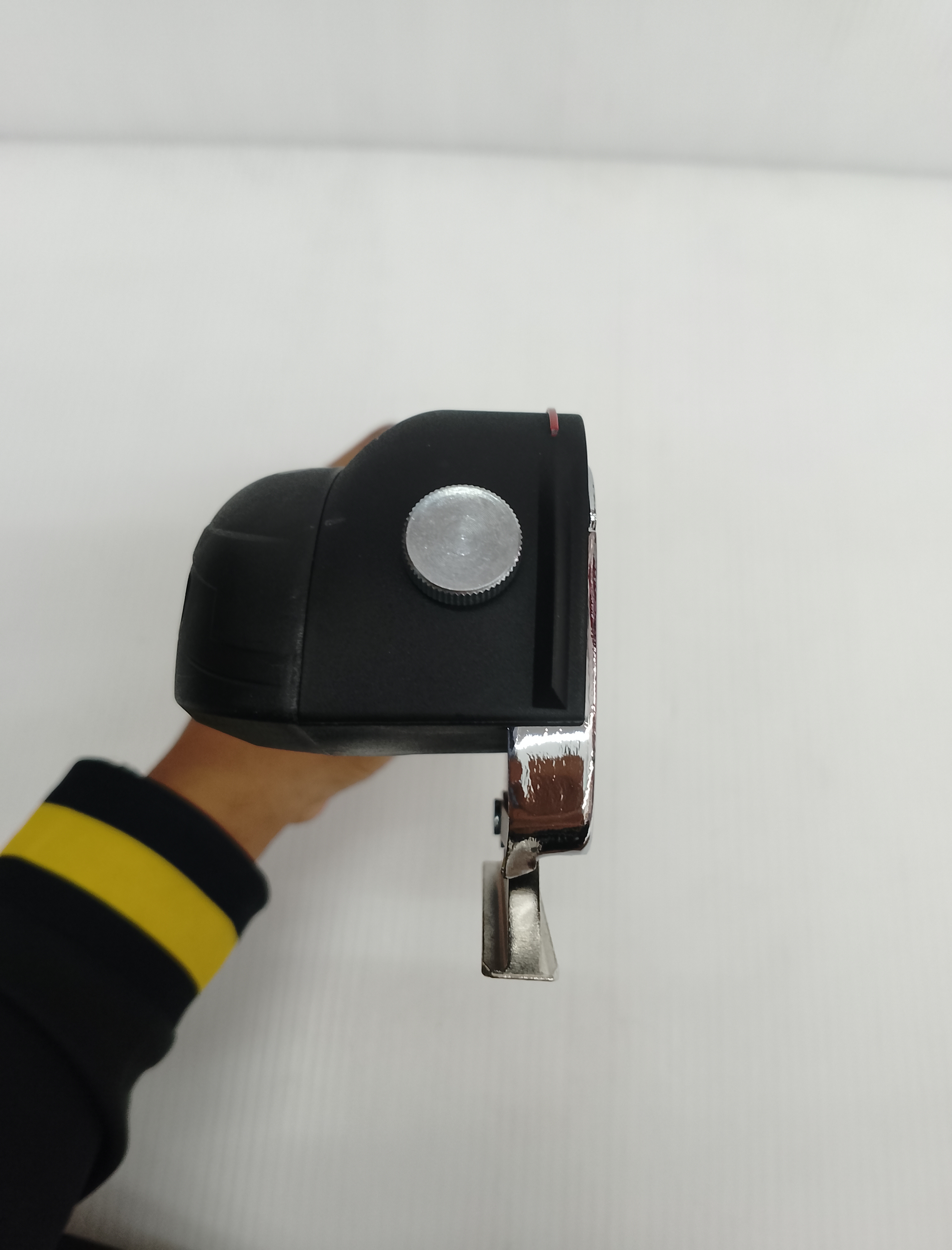 กรรไกรตัดอเนกประสงค์ไร้สาย GUS12V-300 BOSCH SOLO