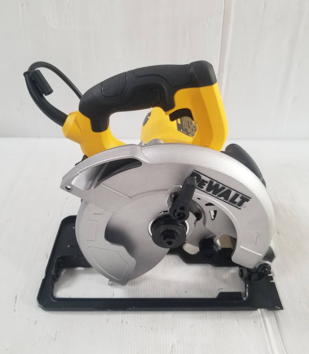 เลื่อยวงเดือ7" DWE5615 DEWALT