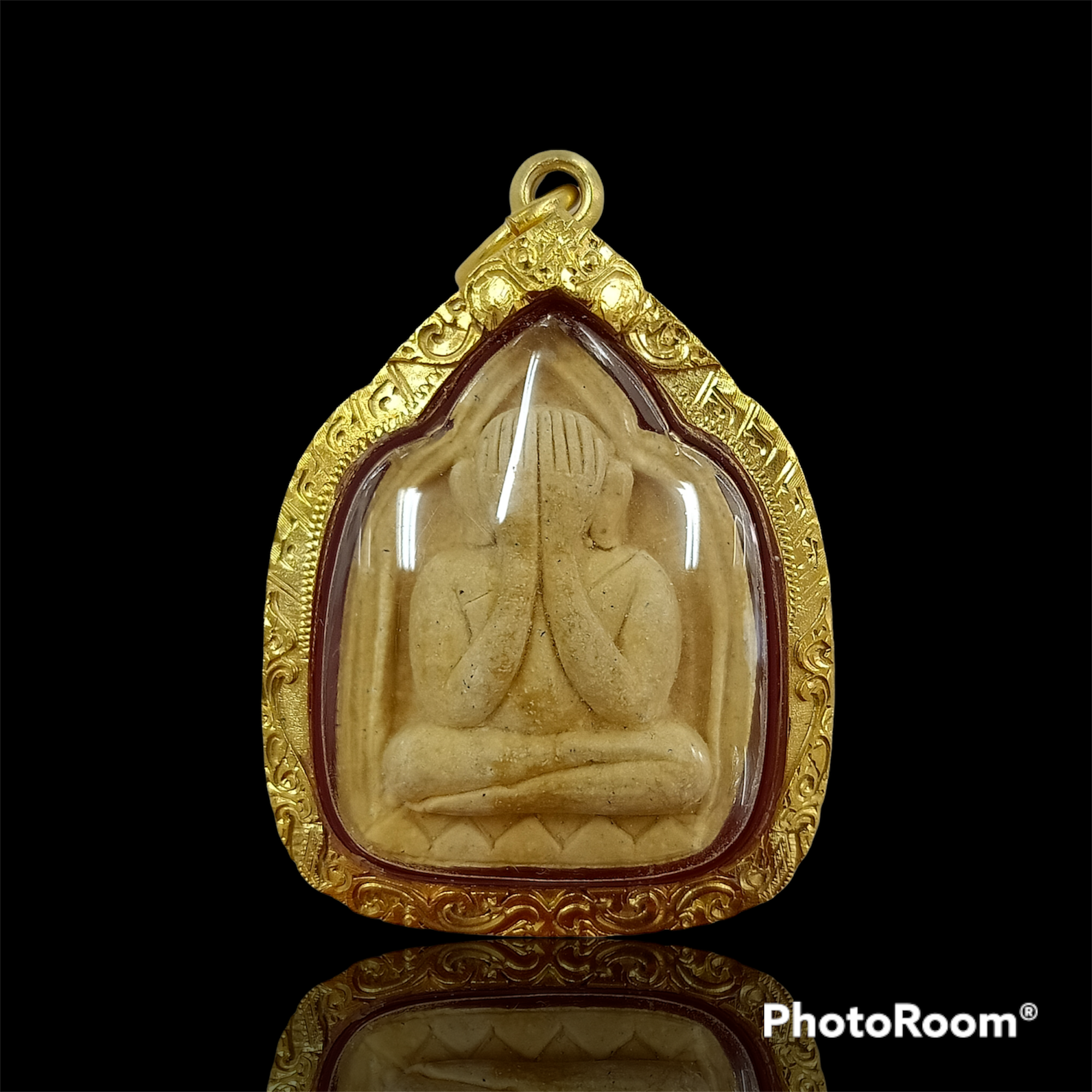 พระปิดตาผงมหาจักรพรรดิ์ หลังตะกรุดจักรพรรดิ์ปี2542 ร่วมสร้างอุโบสถ วัดซับลำไย หลวงปู่หมุน วัดบ้านจานปลุกเสก เลี่ยมเงินแท้ชุบทอง