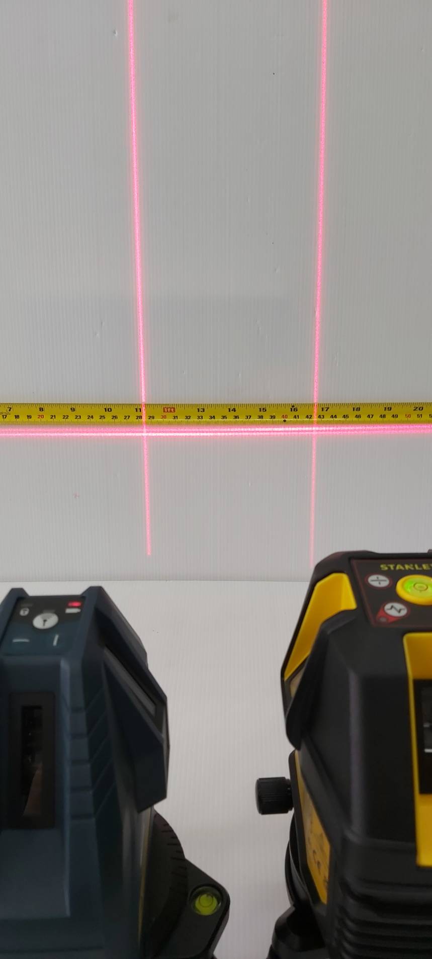 เลเซอร์ระดับ5เส้น แสงแดง STHT77513-8 STANLEY พร้อมขาตั้ง