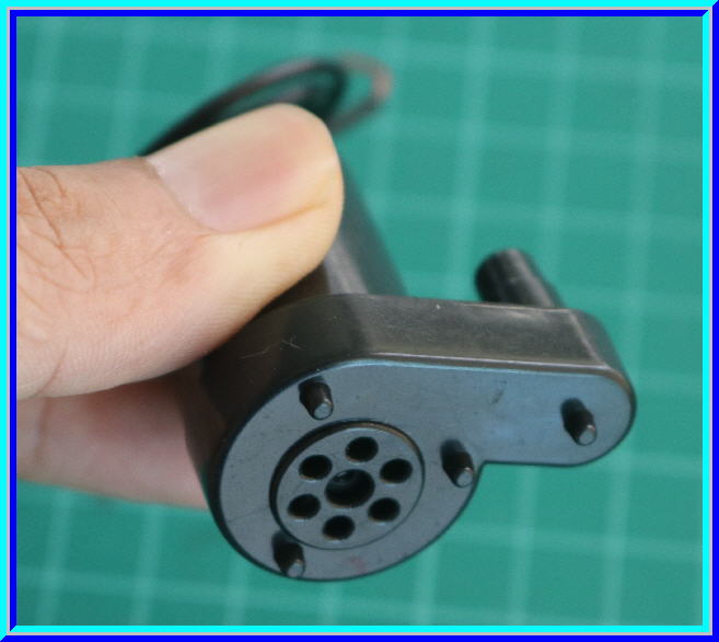 1x ปั๊มน้ำขนาดเล็ก 3-5 Vdc 80-100 L/H สีดำ แนวแกนตั้ง