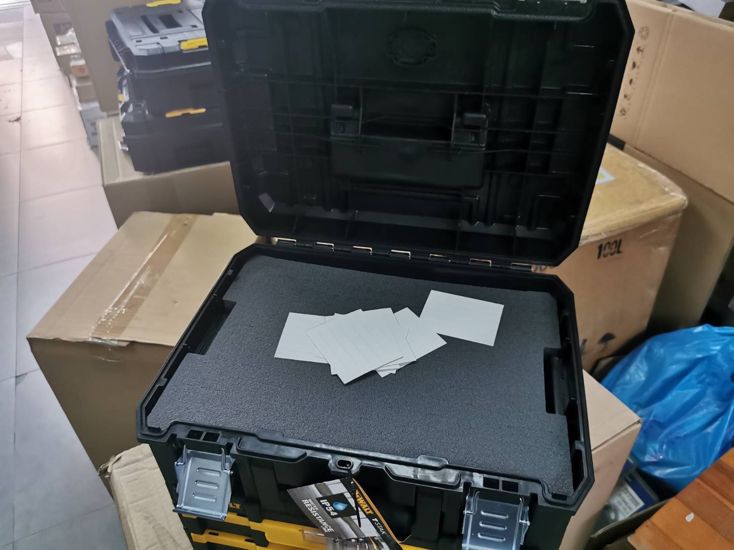 กล่องใส่เครื่องมือ+ถาด+โฟม DWST83395-1 DEWALT T-STAK