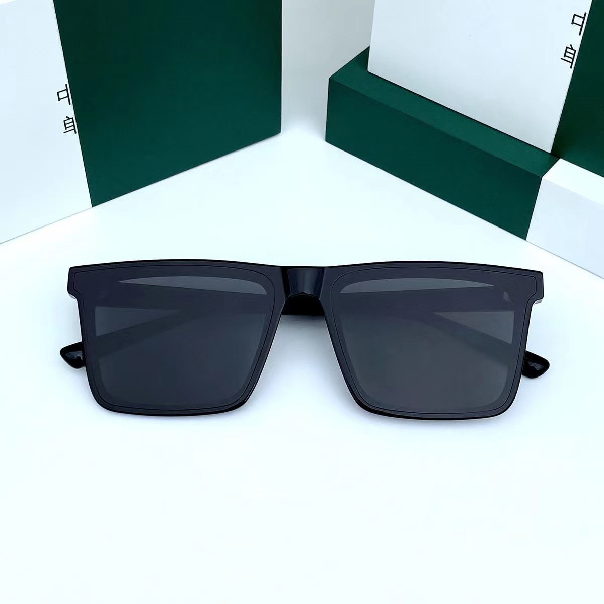 แว่นตากันแดด แฟชั่น ทรงเหลี่ยม พรีเมี่ยม ใส่ได้ทุกรูปหน้า สำหรับผู้ใหญ่ Unisex (ไม่มีกล่อง) ส่งด่วนจาก จ.อุบลราชธานี
