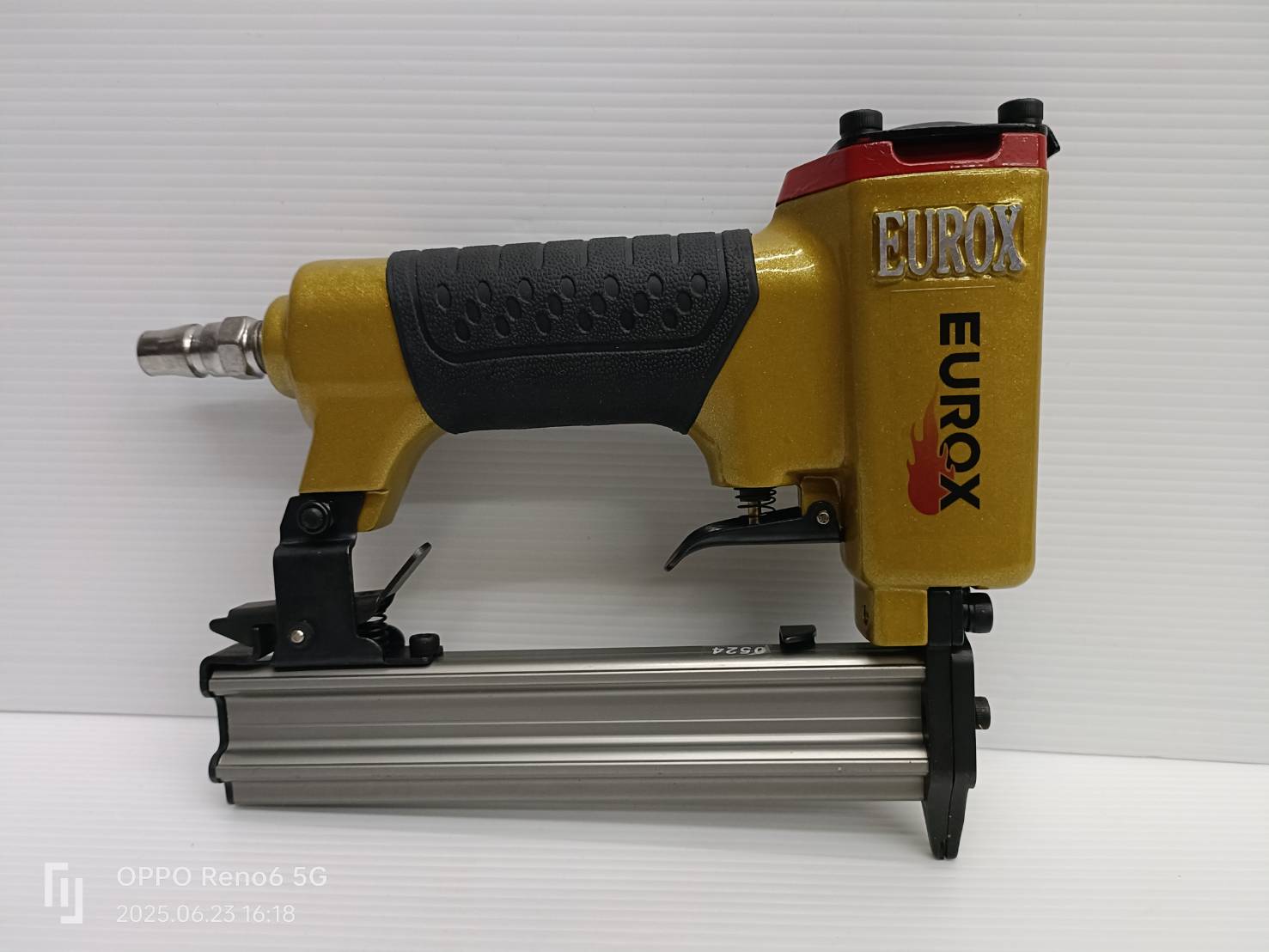 แม็กยิงตะปูลม หัวเข็ม P625 Eurox Gold