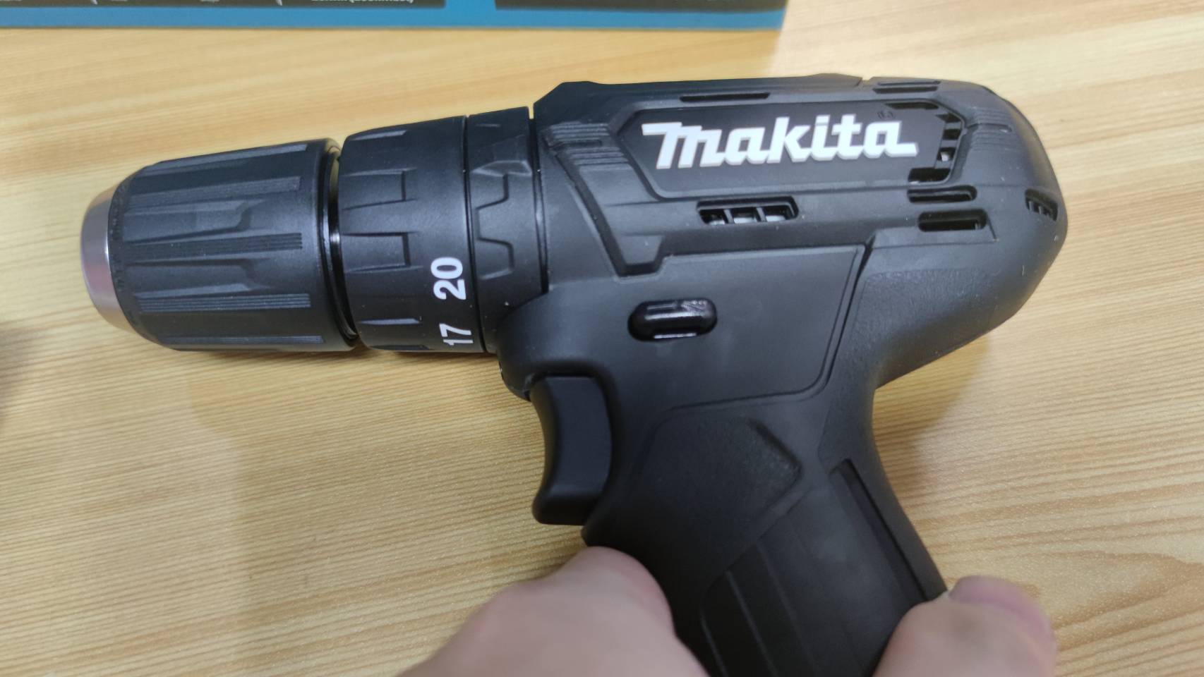 สว่านกระแทกไร้สาย12V HP333DYX3B MAKITA Black Edition