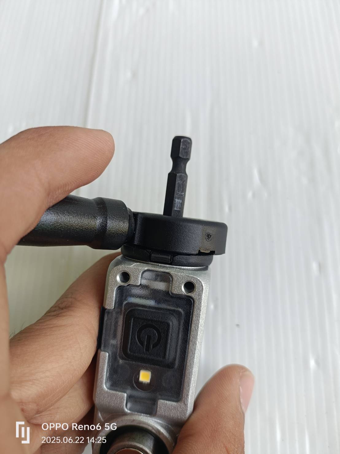 DEWALT DWALRAFT ก้านต่อไขควงมุมฉาก 90 องศา มีไฟLED ชาร์จ TYPE-C