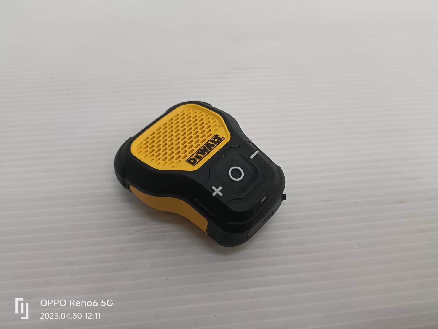 DEWALT รุ่น DXMA1901148E ลำโพงพกพาแบบ Bluetooth