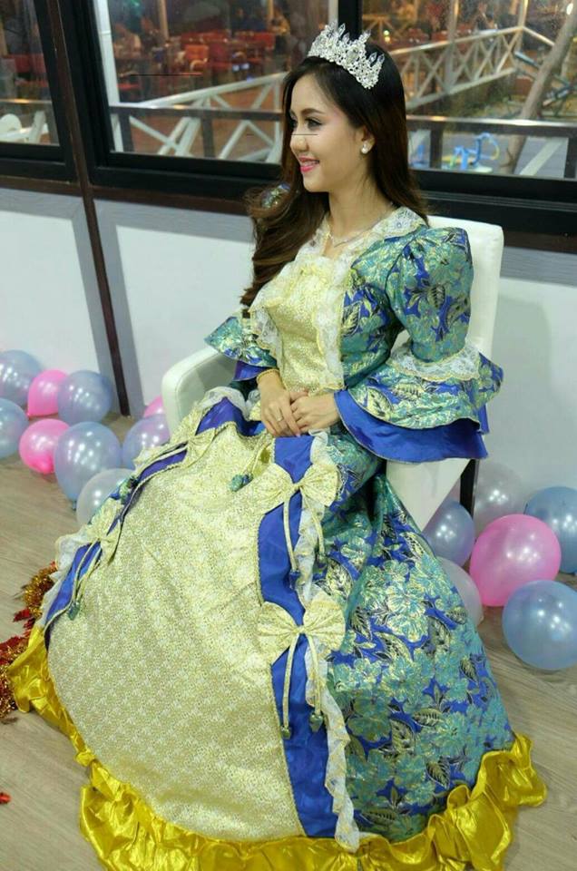 ชุดเจ้าหญิงอลิซาเบธ สีน้ำเงิน