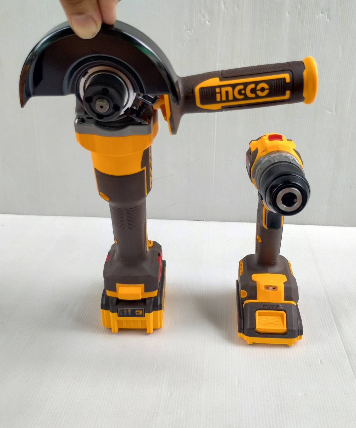 ชุดสว่านกระแทกไร้สาย+เครื่องเจียรแบตเตอรี่ 4นิ้ว รุ่น CKLI2027310 INGCO