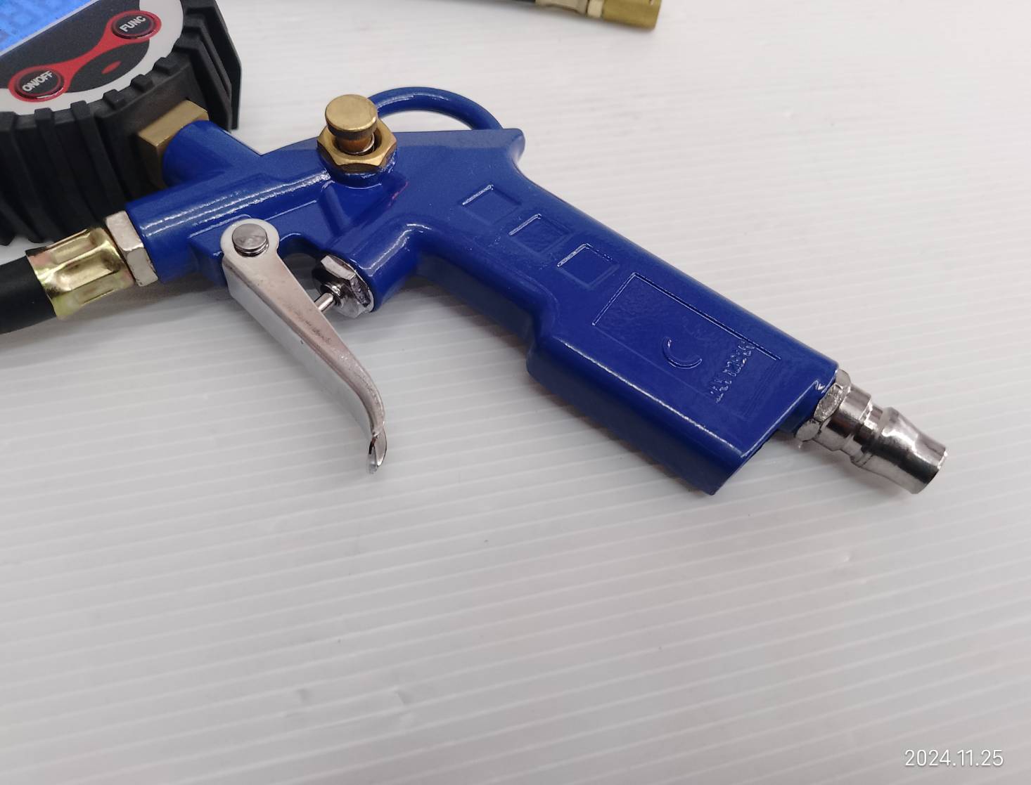 EUROX ปืนเติมลมยาง ความยาวสายเติมลม: 12 นิ้ว