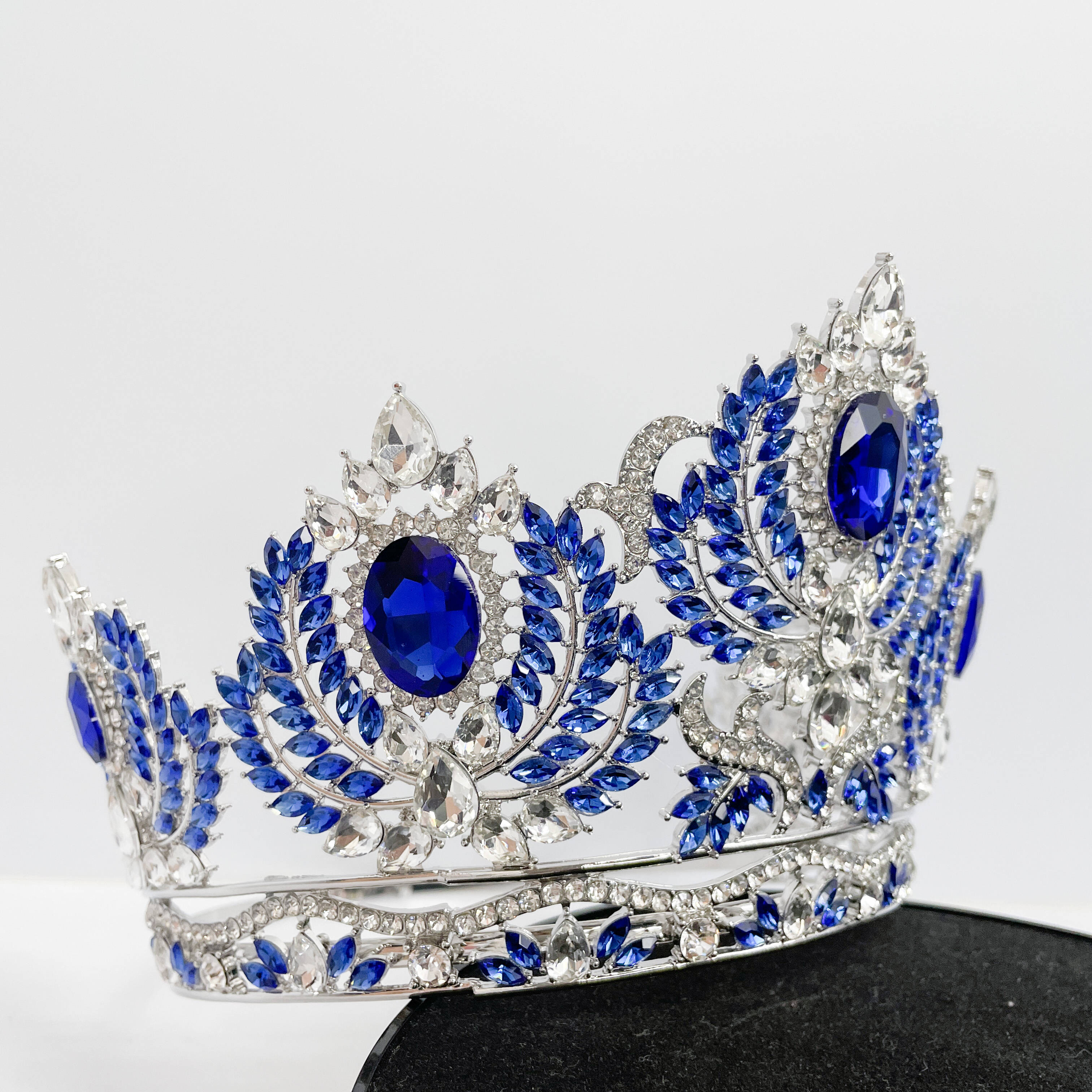 (พร้อมส่ง) มงกุฏ 089 สีน้ำเงิน มงกุฎนางงาม มงกุฎเพชร มงกุฎประกวด สินค้าพร้อมส่ง ไม่ต้องรอนาน งานพรีเมี่ยม