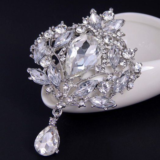 (พร้อมส่ง) เข็มกลัด 020 พลอยขาวเรือนเงิน