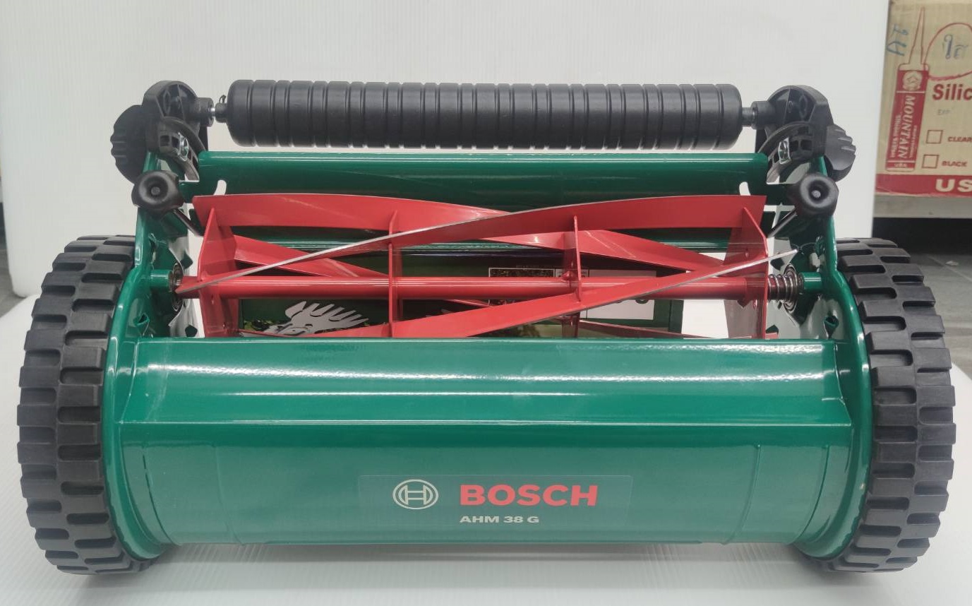 รถเข็นตัดหญ้า AHM38G BOSCH พร้อมกล่องเก็บหญ้า