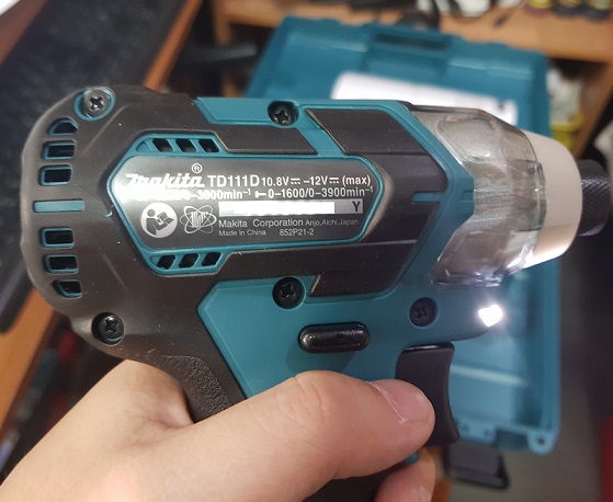 ไขควงกระแทก12V TD111DWYE MAKITA