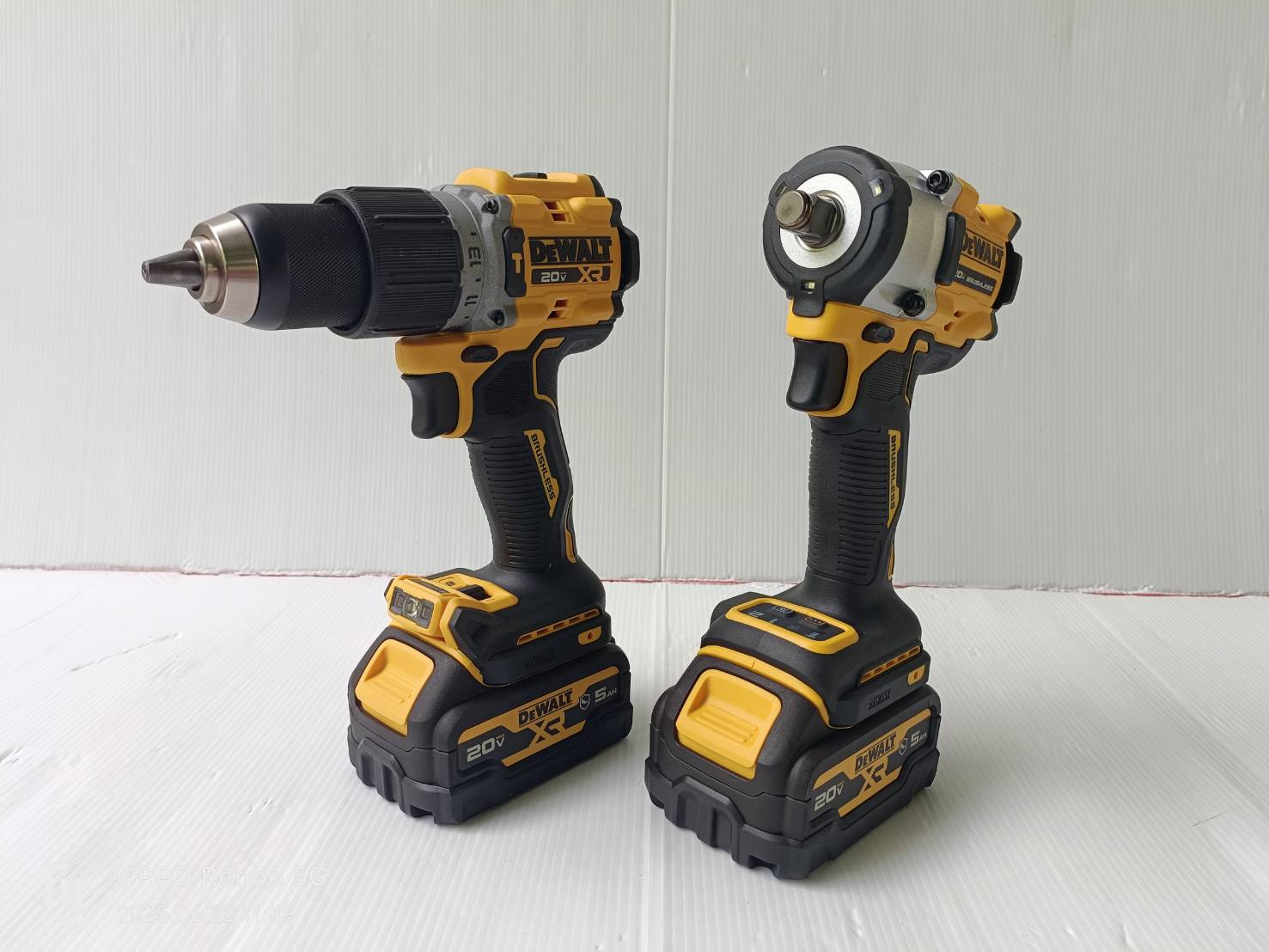 DEWALT รุ่น DCZ294P2GTA-B1 ชุดคอมโบ้สว่านกระแทกและบล็อกกระแทกไร้สาย