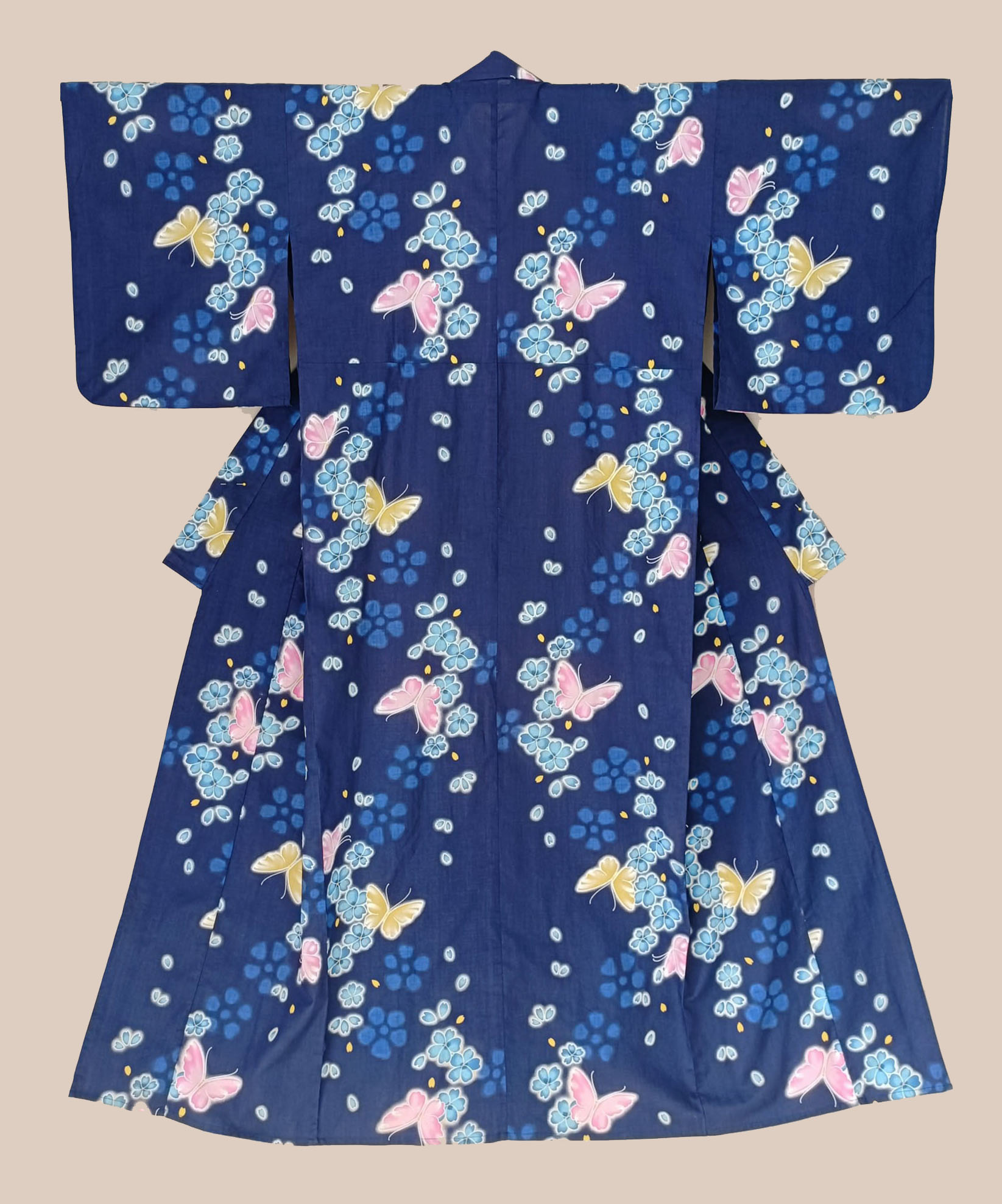 ยูกาตะสีน้ำเงินลายผีเสื้อ01