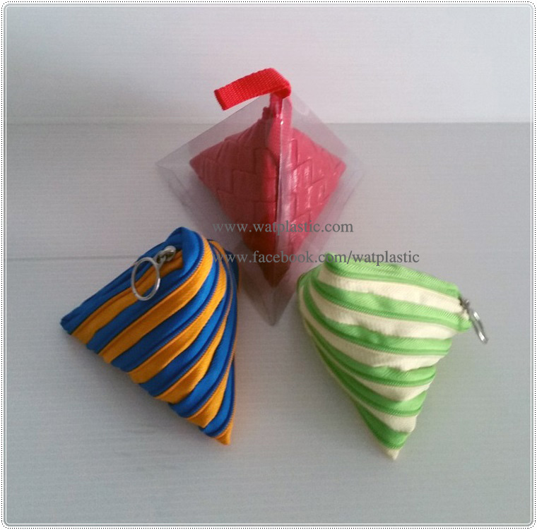 กล่องสามเหลี่ยม ขนาด 13 x 13 x 13 cm