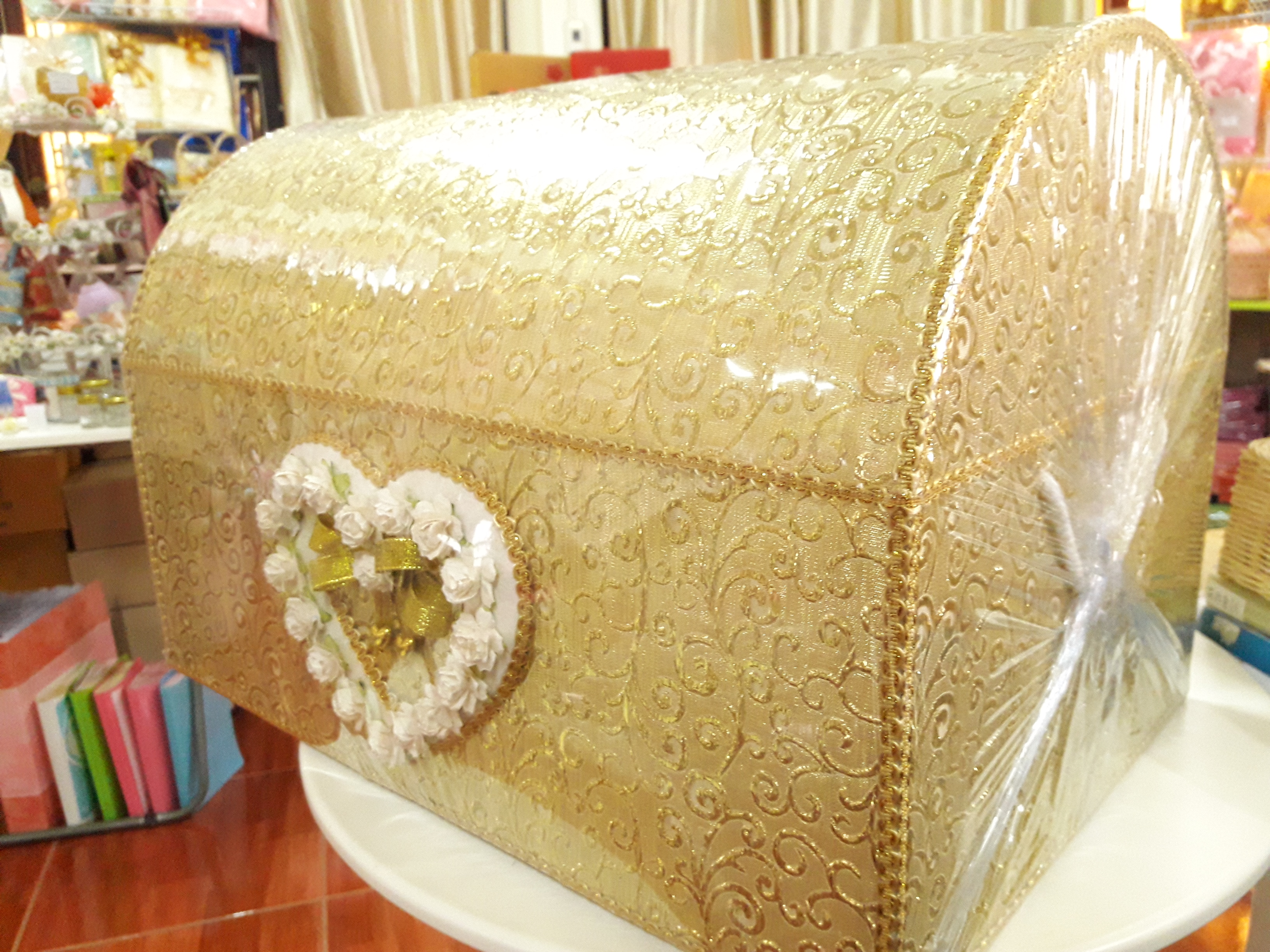 กล่องรับซองสีทอง ผ้าหนังลายนูน