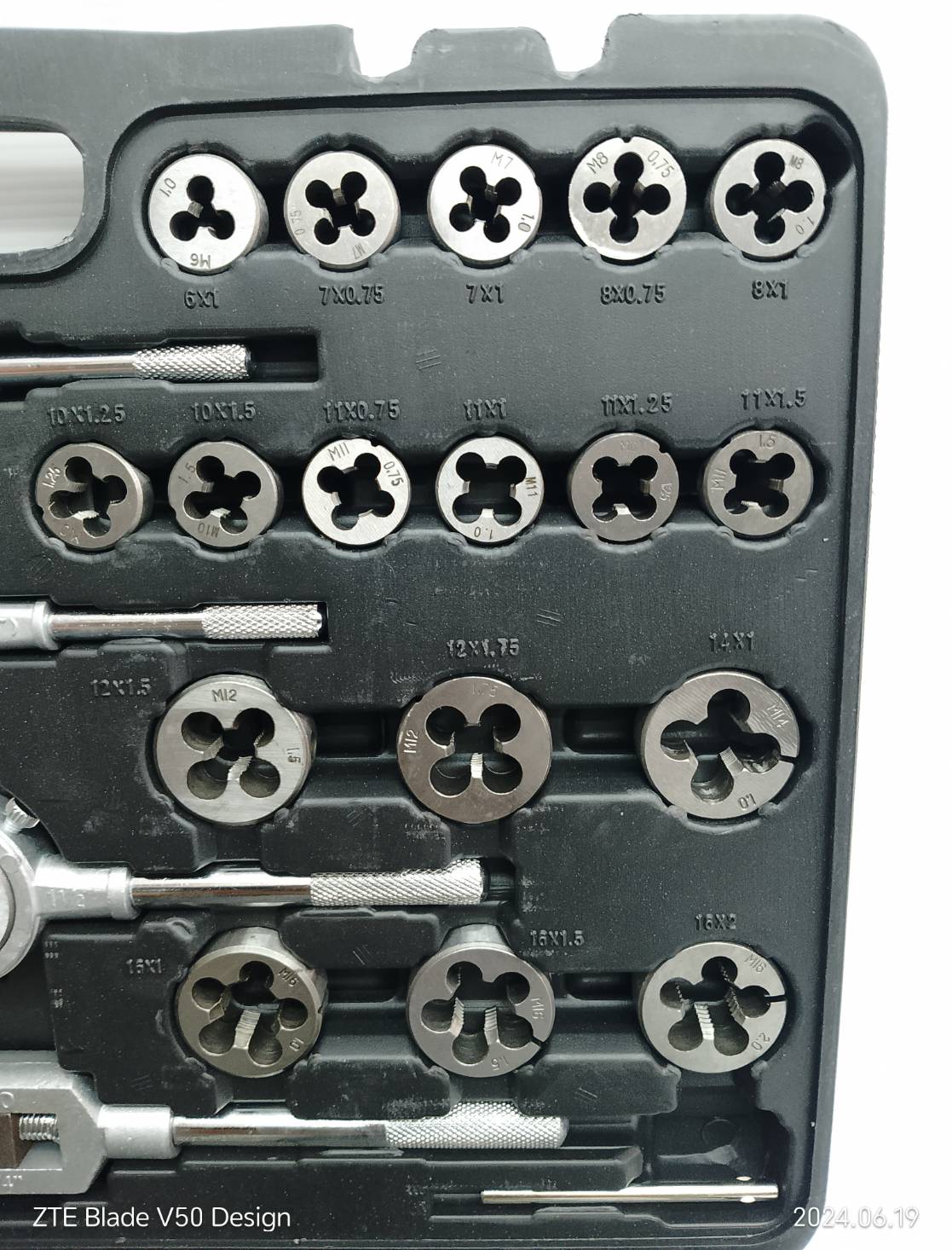 ชุดต๊าปเกลียว110ชิ้น KN-110A KONY (มิล)