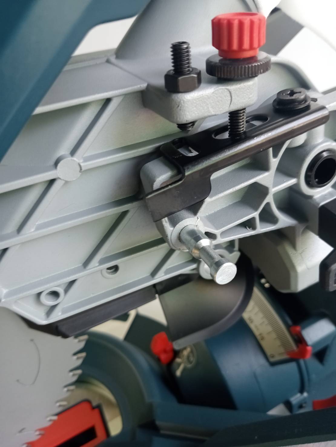 แท่นตัดองศา12" GCM340-305D BOSCH