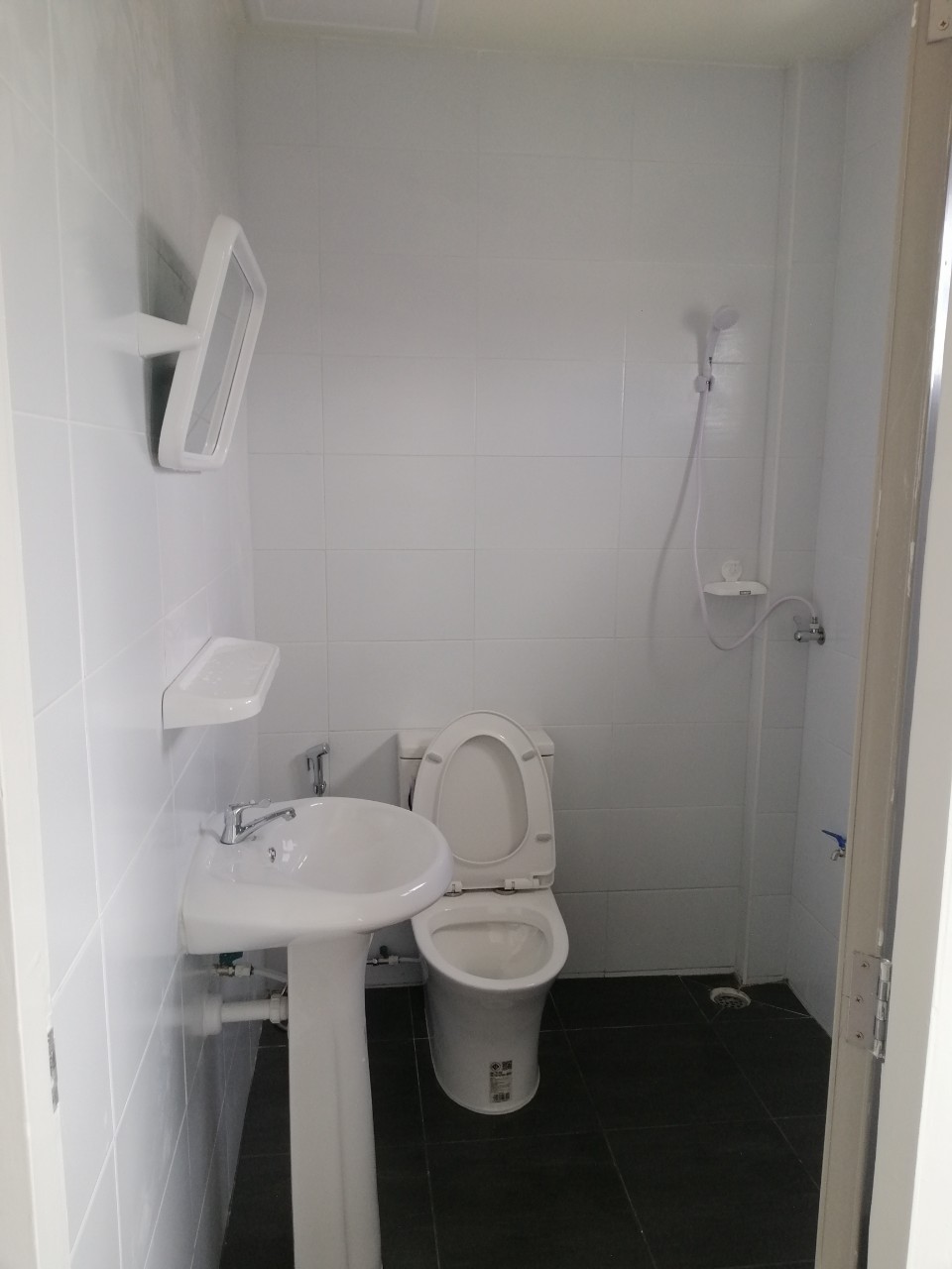 🚩H1143 ขายทาวเฮ้าส์ 3ชั้น ใกล้รถไฟฟ้าสายสีชมพู สถานีเมืองทองธานี ห่างถนนแจ้งวัฒนะเพียง1 กม. หรือเข้าออกถนนเลียบคลองประปาได้ ฟรีค่าโอน