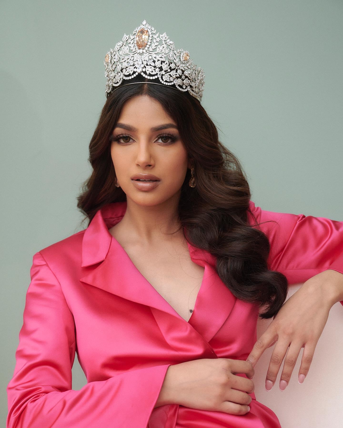 (พร้อมส่ง) เทียร่า 315 มงกุฎ Miss Universe 2019 ใหม่ล่าสุด ”Power of Unity“ จาก Mouawad มงกุฎนางงามจักรวาล ครึ่งวงกลม ประดับเพชร มงกุฎประกวด