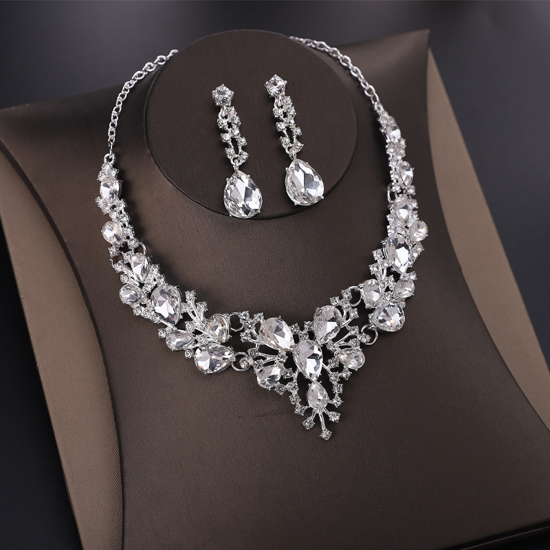 (พร้อมส่ง) สร้อยคอเพชร+ต่างหูแบบเข็ม 012 สร้อยคอใส่ออกงาน สวยหรูดูแพง