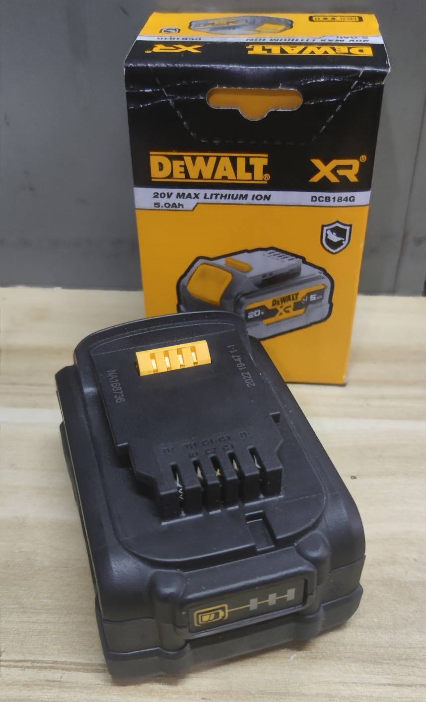 แบตเตอรี่ 20V / 5.0Ah DCB184G DEWALT (ยางกันกระแทก)