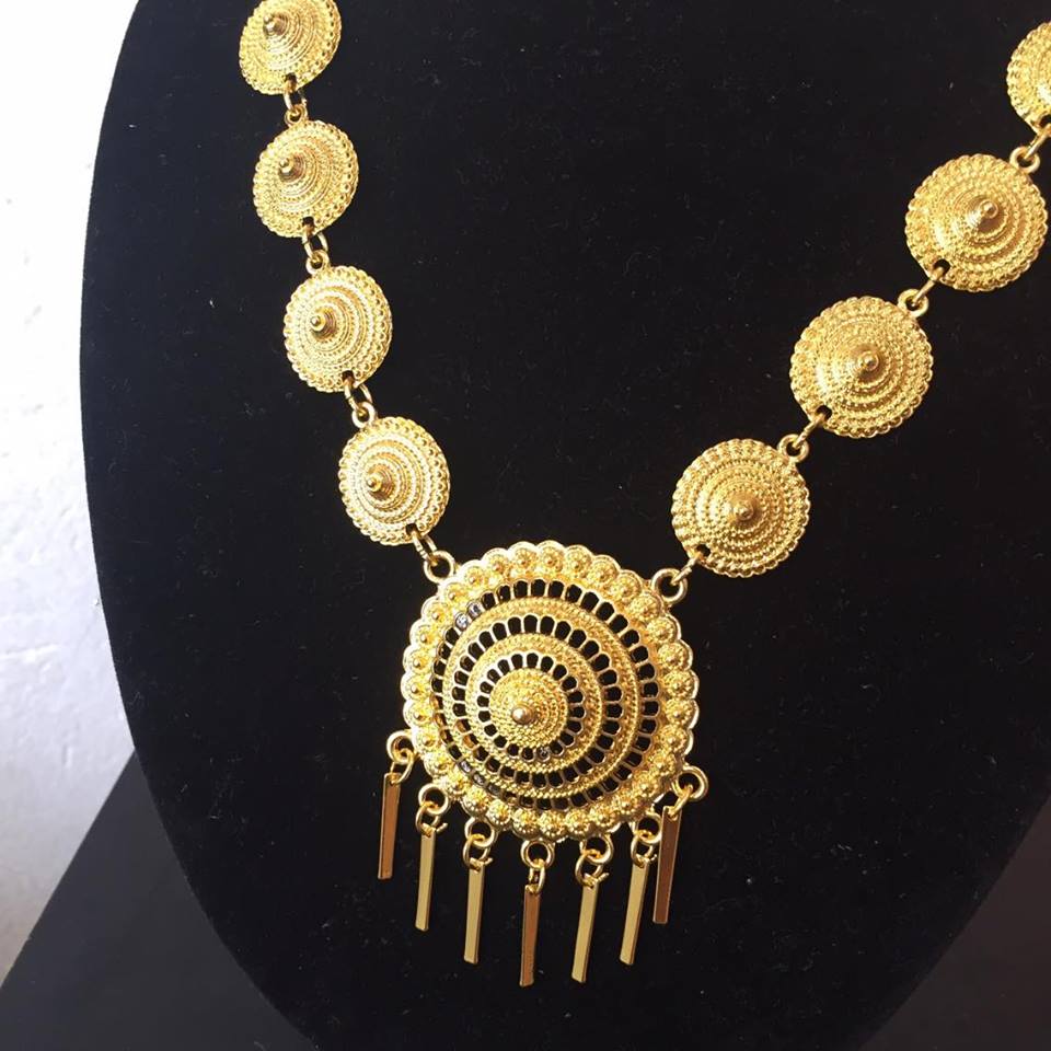 (พร้อมส่ง) เครื่องประดับไทยสร้อยคอ+ต่างหู 001