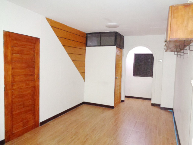 🚩H1224 ขาย/ให้เช่า ทาวน์เฮ้าส์ 16 ตารางวา หมู่บ้านเสนาวิลล่า2 ซอยคู้บอน 27 แยก52 ต่อเติมระเบียงหน้านและหลังบ้านแล้ว