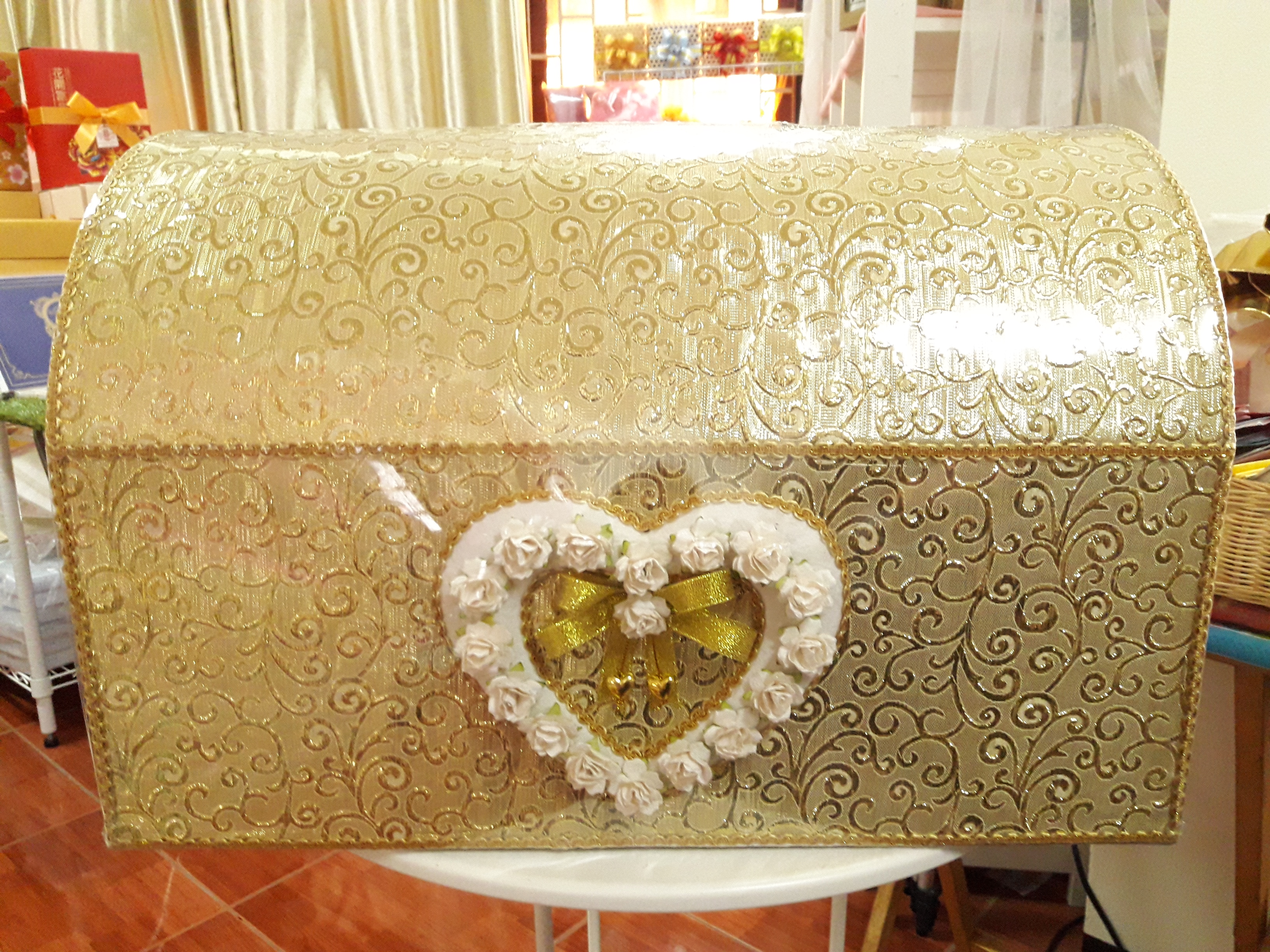 กล่องรับซองสีทอง ผ้าหนังลายนูน