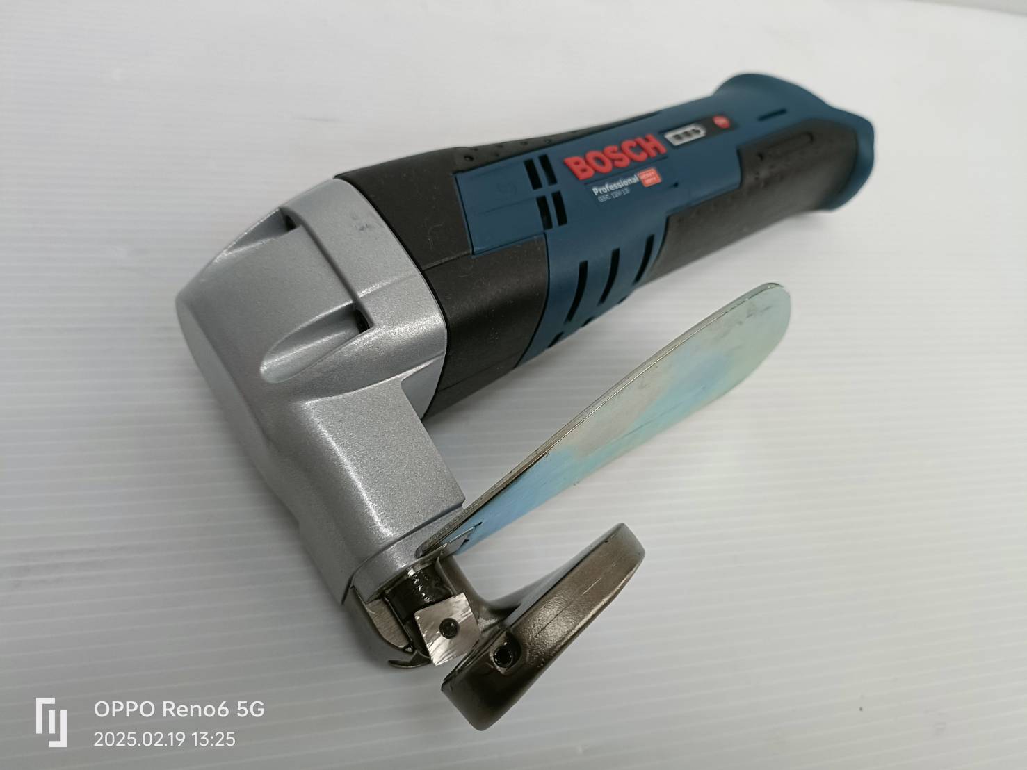 กรรไกรตัดโลหะไร้สาย GSC12V-13 BOSCH SOLO