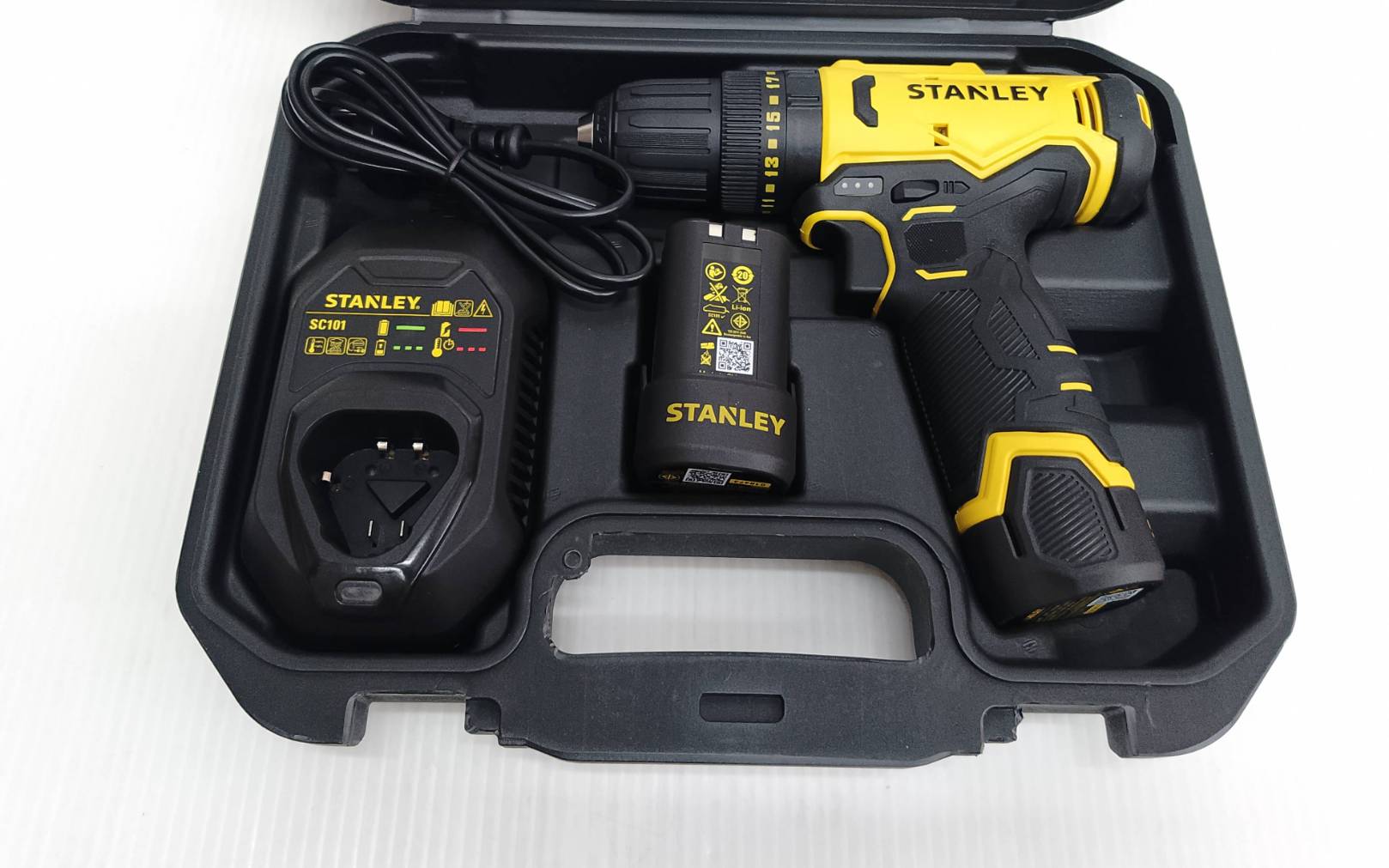 STANLEY รุ่น SCH10D2K-B1 สว่านกระแทกไร้สาย 12V Max พร้อมแบตเตอรี่ 2.0AHx2