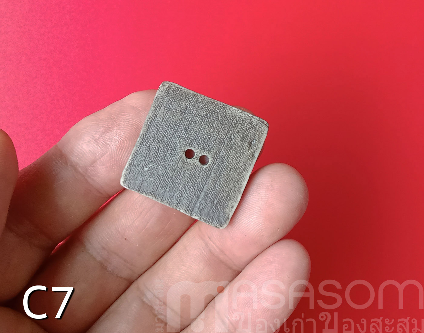 กระดุมเซรามิคสี่เหลี่ยม