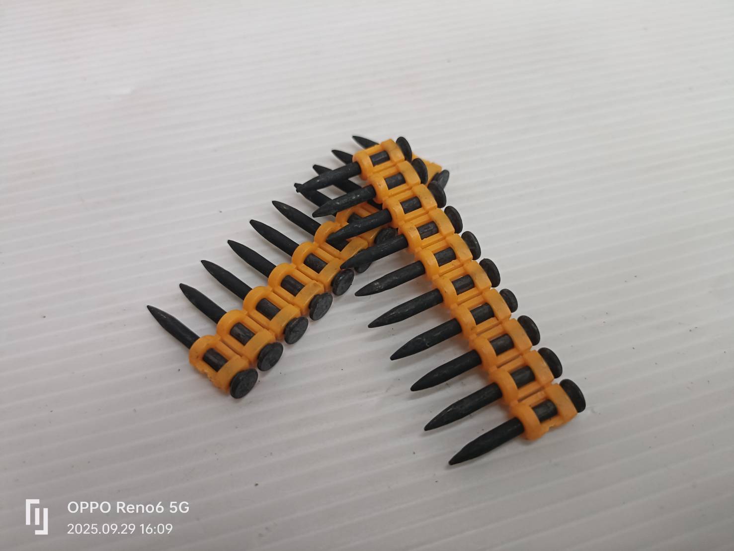 INGCO เครื่องยิงตะปูคอนกรีต40มม 20V CCNLI9005 (ตัวเปล่า)